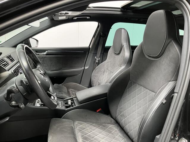 Skoda SUPERB Combi 1.4 TSI iV Sportline / AUTOMAAT/ PANO/ TREKHAAK/ STUUR+STOELVERWARM.V+A/ MEMORYSEAT/ PARK.SENSOREN/ ACC/ SMARTLINK/ DCC/ KEYLESS/ DIGITAL DASH/ CLIMA/ NAVI/ DAB/ LED/ 19'' LMV