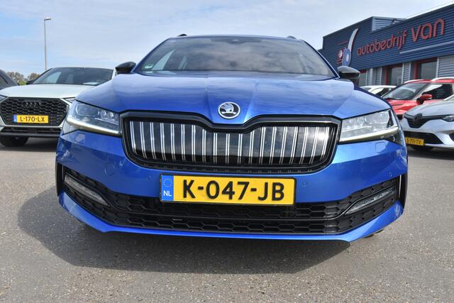 Skoda SUPERB Combi 1.4 TSI iV Sportline Business , TREKHAAK , VIRTUAL COCKPIT , V+A ST VERW , LED KOPL , A UITRIJ CAM ,