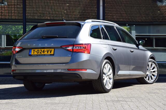 Skoda SUPERB Combi 1.4 TSI iV Business Edition Plus DSG Automaat PHEV | Org. NL | BOVAG Garantie | SOH 96% | Trekhaak | Virtual Cockpit | El. Bestuurdersstoel Met Memory | Camera | Carplay | Stoelverwarming |