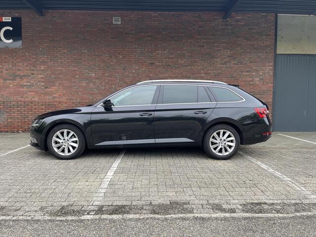 Skoda SUPERB Combi 1.8 TSI Style Business | TREKHAAK 1800 KG | ADAPTIVE CRUISE