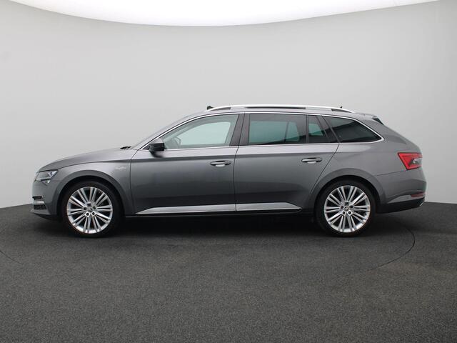 Skoda SUPERB Combi 1.4 TSI iV Laurin & Klement 218PK DSG SOH 92,8%, Panoramadak, Trekhaak, Canton Audio, Keyless, Side Assist, Stuur-Stoelverwarming, Stoelventilatie, Elektr. Achterklep, 360gr. Camera, 19" LM Velgen