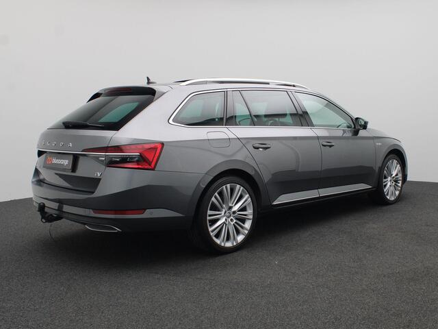 Skoda SUPERB Combi 1.4 TSI iV Laurin & Klement 218PK DSG SOH 92,8%, Panoramadak, Trekhaak, Canton Audio, Keyless, Side Assist, Stuur-Stoelverwarming, Stoelventilatie, Elektr. Achterklep, 360gr. Camera, 19" LM Velgen