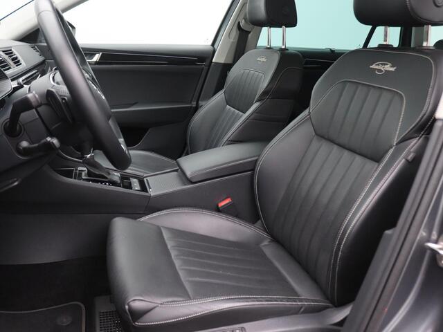 Skoda SUPERB Combi 1.4 TSI iV Laurin & Klement 218PK DSG SOH 92,8%, Panoramadak, Trekhaak, Canton Audio, Keyless, Side Assist, Stuur-Stoelverwarming, Stoelventilatie, Elektr. Achterklep, 360gr. Camera, 19" LM Velgen