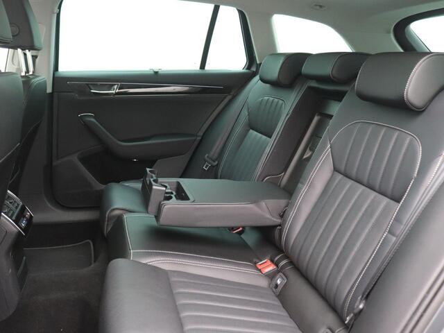Skoda SUPERB Combi 1.4 TSI iV Laurin & Klement 218PK DSG SOH 92,8%, Panoramadak, Trekhaak, Canton Audio, Keyless, Side Assist, Stuur-Stoelverwarming, Stoelventilatie, Elektr. Achterklep, 360gr. Camera, 19" LM Velgen