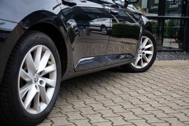 Skoda SUPERB Combi 1.6 TDI Ambition Business , Panoramadak, Stoelverwarming, Led