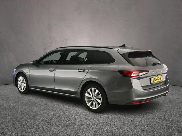 Skoda SUPERB Combi Edition 1.5 TSI PHEV 204pk DSG Automaat Trekhaak, Adaptive cruise control, Navigatie, Achteruitrijcamera, Parkeersensoren, LED koplampen