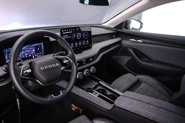 Skoda SUPERB Combi Edition 1.5 TSI PHEV 204pk DSG Automaat Trekhaak, Adaptive cruise control, Navigatie, Achteruitrijcamera, Parkeersensoren, LED koplampen