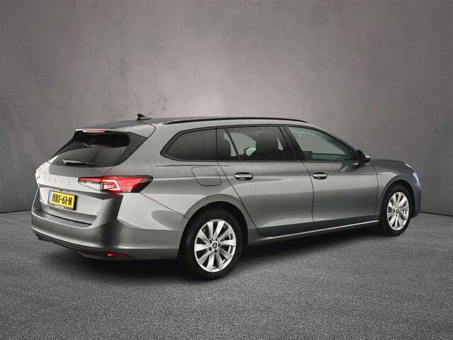 Skoda SUPERB Combi Edition 1.5 TSI PHEV 204pk DSG Automaat Trekhaak, Adaptive cruise control, Navigatie, Achteruitrijcamera, Parkeersensoren, LED koplampen