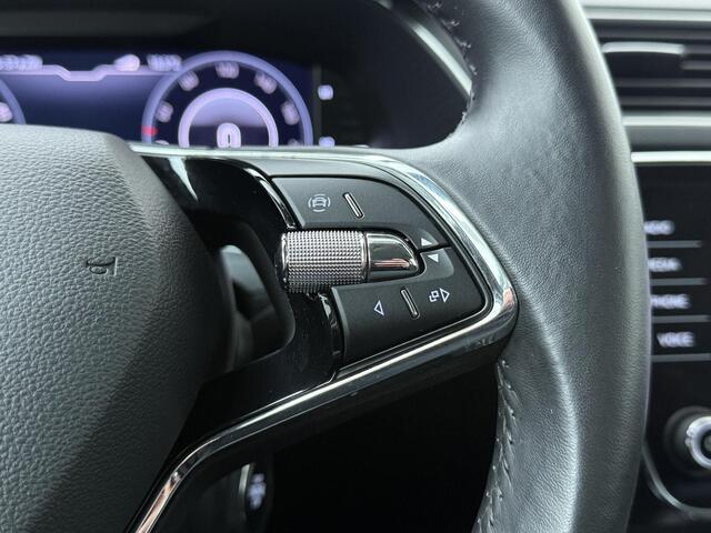 Skoda SUPERB Combi 1.4 TSI iV Business Edition | 218 PK | SoH 89% | Automaat | Achteruitrijcamera | Cruise control | Apple Carplay/Android Auto |