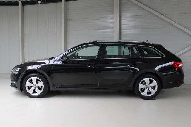 Skoda SUPERB Combi 1.5 TSI ACT Business Edition Plus E. achterklep | Navigatie | El. stoelverstelling + Geheugen | Keyless