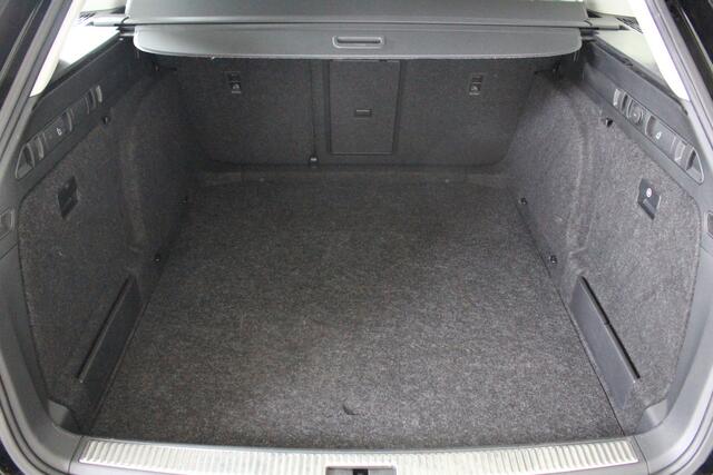 Skoda SUPERB Combi 1.5 TSI ACT Business Edition Plus E. achterklep | Navigatie | El. stoelverstelling + Geheugen | Keyless