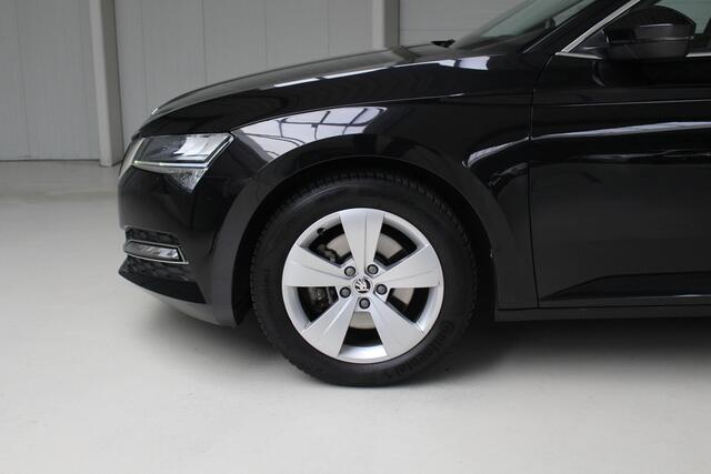 Skoda SUPERB Combi 1.5 TSI ACT Business Edition Plus E. achterklep | Navigatie | El. stoelverstelling + Geheugen | Keyless