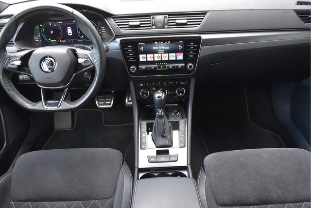 Skoda SUPERB Combi 1.4 TSI iV Sportline Business Elek. trekhaak, Adaptive cruise, Memory stoel, Crystal Lighting