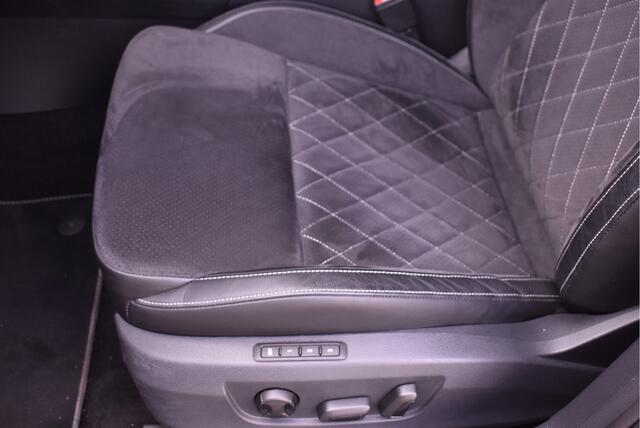 Skoda SUPERB Combi 1.4 TSI iV Sportline Business Elek. trekhaak, Adaptive cruise, Memory stoel, Crystal Lighting