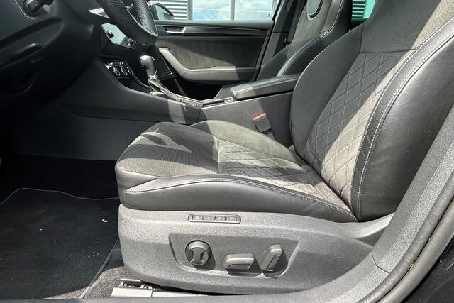 Skoda SUPERB Combi 1.4 TSI iV Sportline Business PANO 19" STANDKACHEL EL. STOELEN VOL!