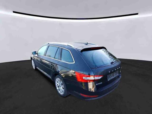 Skoda SUPERB Combi 1.4 TSI iV 218pk PHEV Ambition / Adaptief onderstel / Stoelverwarming / Navi