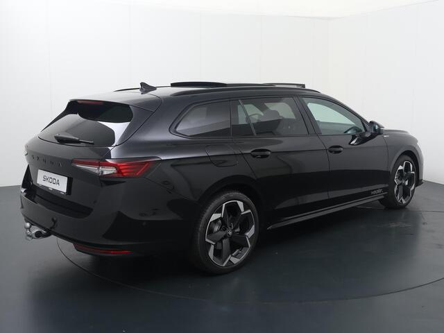 Skoda SUPERB Combi 1.5 TSI PHEV Sportline Business 204 PK | Trekhaak | DCC | Panorama dak | 19" Lichtmetalen velgen |