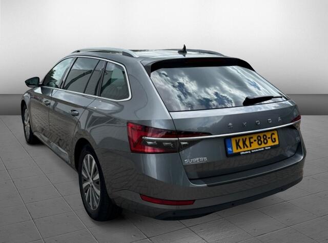 Skoda SUPERB Combi Adaptive Cruise Apple Carplay