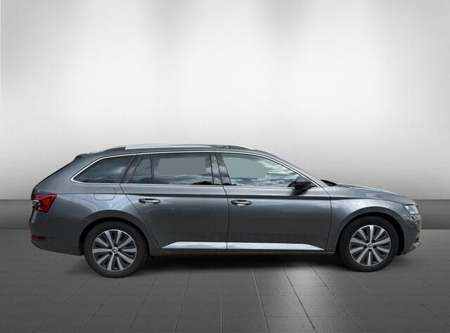 Skoda SUPERB Combi Adaptive Cruise Apple Carplay