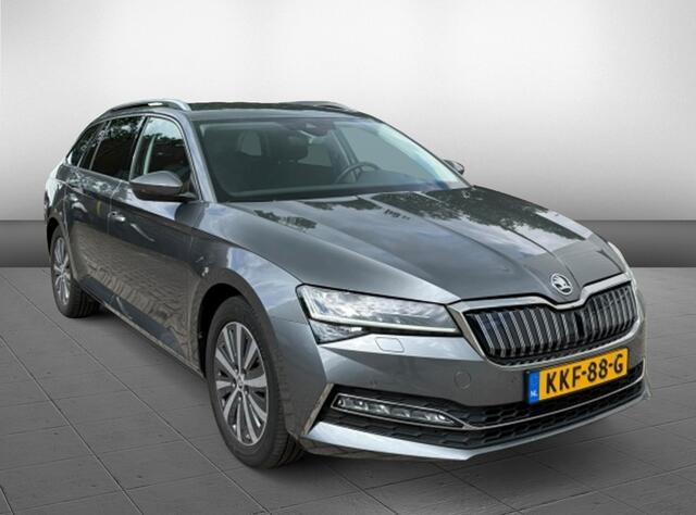 Skoda SUPERB Combi Adaptive Cruise Apple Carplay