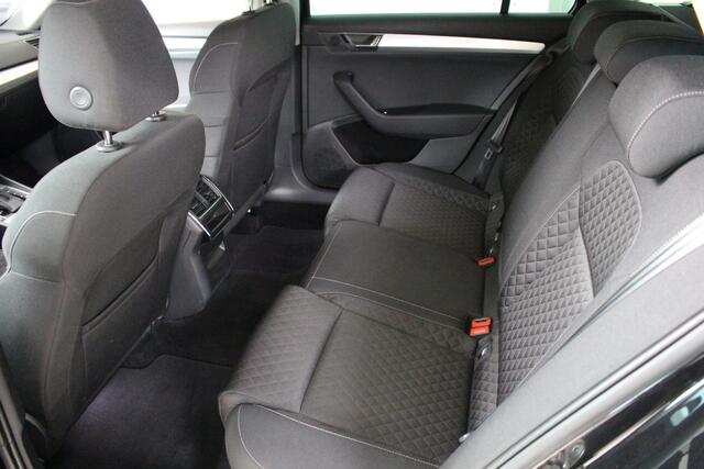 Skoda SUPERB Combi 1.5 TSI ACT Business Edition Navigatie | Trekhaak | El. stoelverstelling | Stoelverwarming
