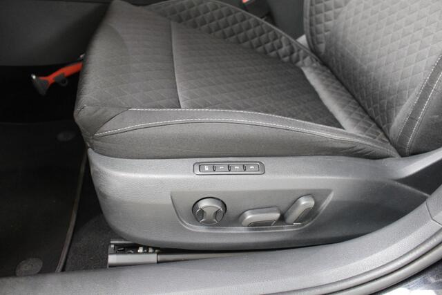 Skoda SUPERB Combi 1.5 TSI ACT Business Edition Navigatie | Trekhaak | El. stoelverstelling | Stoelverwarming
