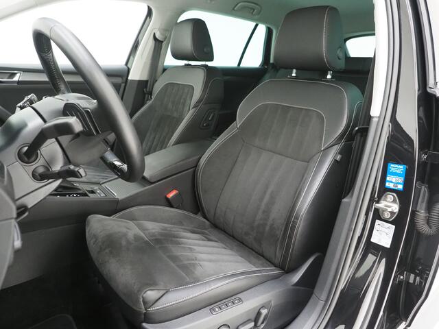 Skoda SUPERB Combi 1.4 TSI iV 218PK | Leder/Alcantara | Trekhaak | Memory | Virtual | Adaptive Cruise | PDC | Carplay