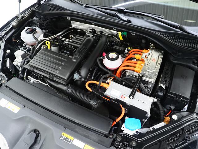 Skoda SUPERB Combi 1.4 TSI iV 218PK | Leder/Alcantara | Trekhaak | Memory | Virtual | Adaptive Cruise | PDC | Carplay