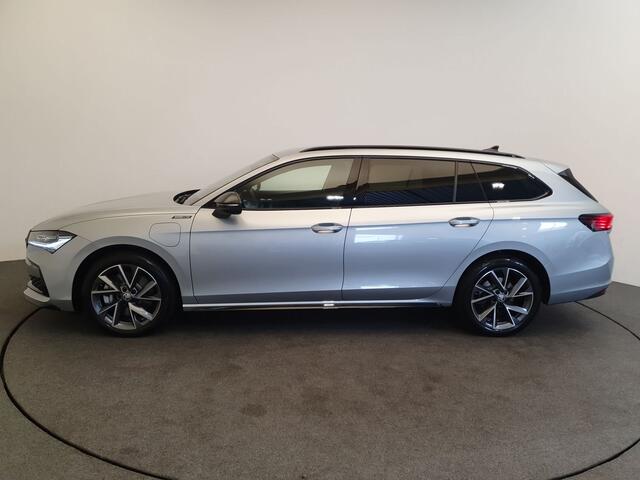 Skoda SUPERB Combi 1.5 TSI 204pk DSG/AUT PHEV Sportline Wegklapbare Trekhaak, Camera, Winterpakket