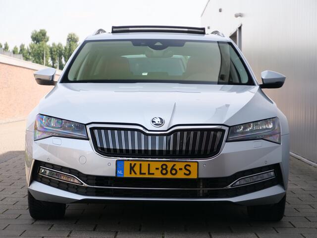 Skoda SUPERB Combi 1.4 TSI iV Style 218 Pk Automaat Navi / DAB / Apple Carplay / Pano-dak
