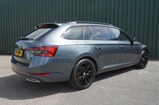 Skoda SUPERB Combi 1.4TSI iV Sportline Business PHEV + Trekhaak/ Camera/ LED/ Full Options/ Schitterend!