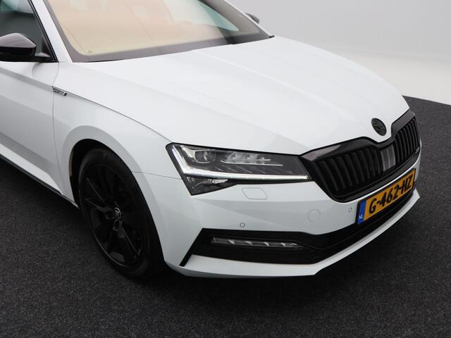 Skoda SUPERB Combi 1.5 TSi ACT 150 Pk Automaat Sportline Business | Trekhaak | Stoelverwarming | Panorama dak | Camera | Canton Audio | Alcantara | CarPlay | 18 Inch