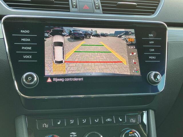 Skoda SUPERB Combi 1.4TSI 160kW/218PK iV Business Edition Plus · Navigatie · Apple/Android Car Play · Camera + Parkeersensoren · Garantie t/m 27-03-2028 of 60000km.