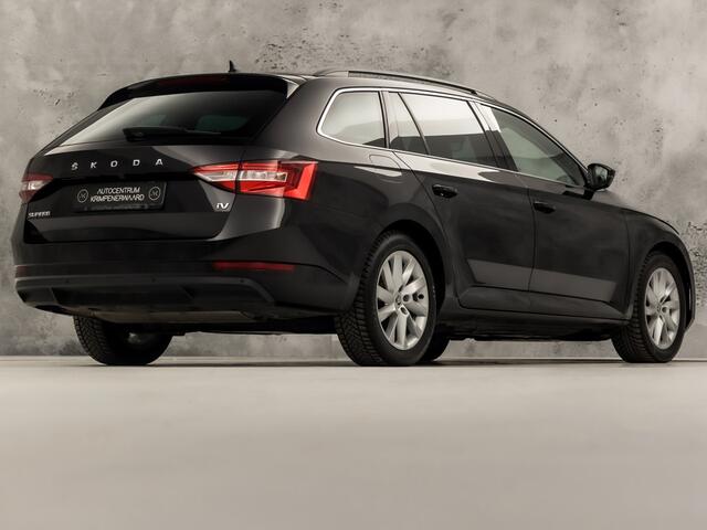 Skoda SUPERB Combi 1.4 TSI iV Sport 218Pk Automaat (VIRTUAL COCKPIT, APPLE CARPLAY, GROOT NAVI, MEMORY SEAT, LEDER/ALCANTARA, CAMERA, STOELVERWARMING, ADAPTIVE CRUISE, ELEK ACHTERKLEP, NIEUWSTAAT)
