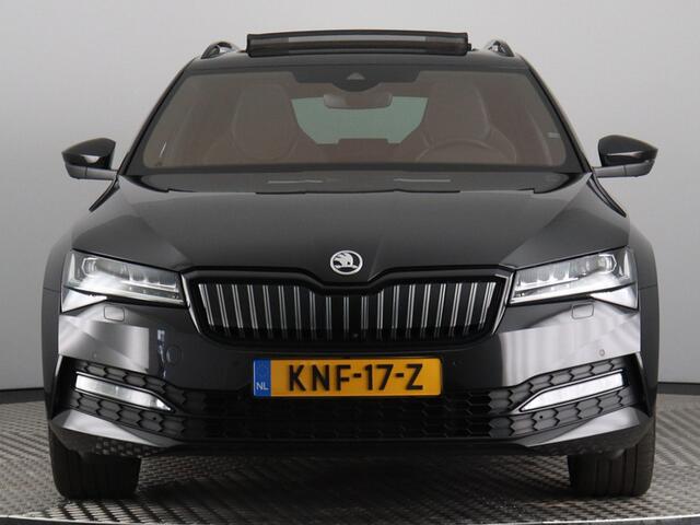 Skoda SUPERB Combi 1.4 TSI iV Sportline Business (Pano / Elek. trekhaak / 360 Camera / ACC / Standkachel / Vol)