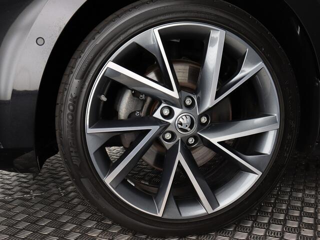 Skoda SUPERB Combi 1.4 TSI iV Sportline Business (Pano / Elek. trekhaak / 360 Camera / ACC / Standkachel / Vol)
