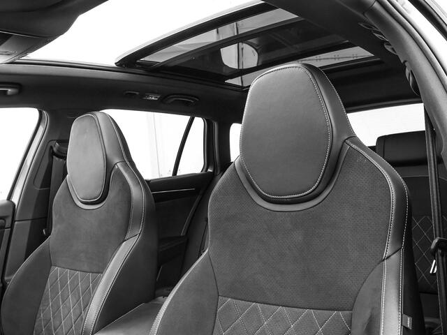 Skoda SUPERB Combi 1.4 TSI iV 218pk DSG Sportline Business · Panoramadak · 360 Camera · Inklap. Trekhaak · Matrix LED · Canton Audio · Elek. Stoelen + Geheugen ·