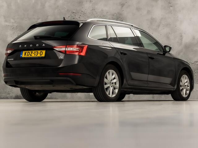 Skoda SUPERB Combi 1.4 TSI iV Sport 218Pk Automaat (VIRTUAL COCKPIT, APPLE CARPLAY, GROOT NAVI, CAMERA, STOELVERWARMING, SPORTSTOELEN, KEYLESS, ADAPTIVE CRUISE, GETINT GLAS, NIEUWSTAAT)