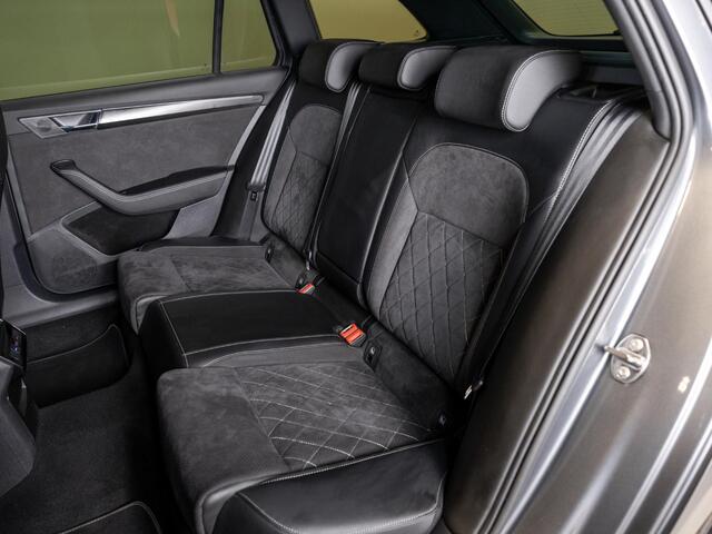Skoda SUPERB Combi 1.4 TSI iV Sportline Business / 218pk / Trekhaak / Stoel en stuur verwarming /