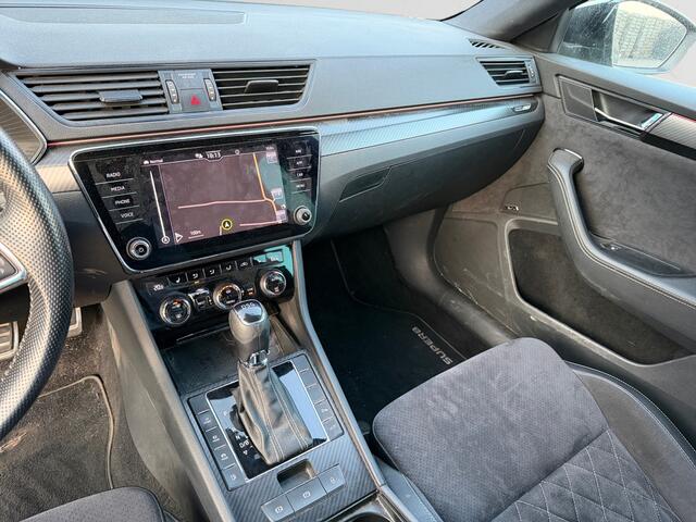 Skoda SUPERB Combi 1.4 TSI iV Sportline Business RS Interieur, Crystal Led, Memory, Camera, Elek Trekhaak, Canton Audio,