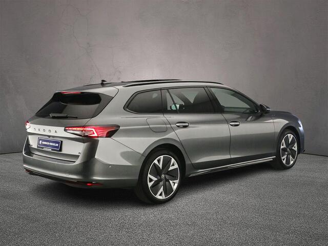 Skoda SUPERB Sportline Business 1.5 TSI PHEV 204pk DSG Automaat Trekhaak, Panoramadak, Head up display, Adaptive cruise contron, CANTON audio, 360 camera