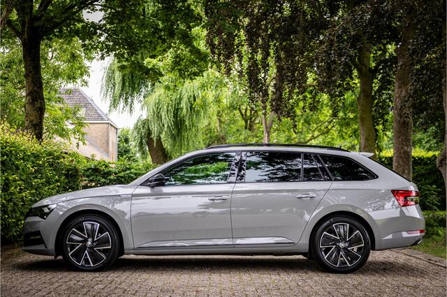 Skoda SUPERB Combi 1.4 TSI iV Sportline Business Panorama Matrix ACC 360 Camera