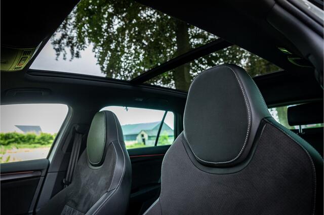 Skoda SUPERB Combi 1.4 TSI iV Sportline Business Panorama Matrix ACC 360 Camera