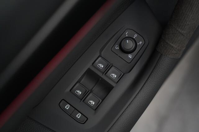 Skoda SUPERB Combi 1.5 TSI PHEV Sportline Business Climate control Panoramadak Leder Elek. Stoelen Stoel Ventilatie/Verwarming 24 Maanden garantie* (Vraag naar de voorwaarden)