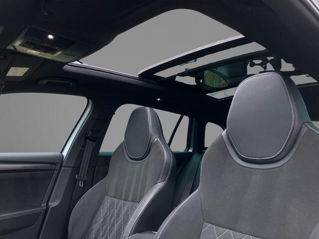 Skoda SUPERB Combi 1.4TSI 160kW/218PK iV Sportline DSG · Panoramadak · Trekhaak · 360°Camera + Parkeersensoren · Apple/Android Car Play ·