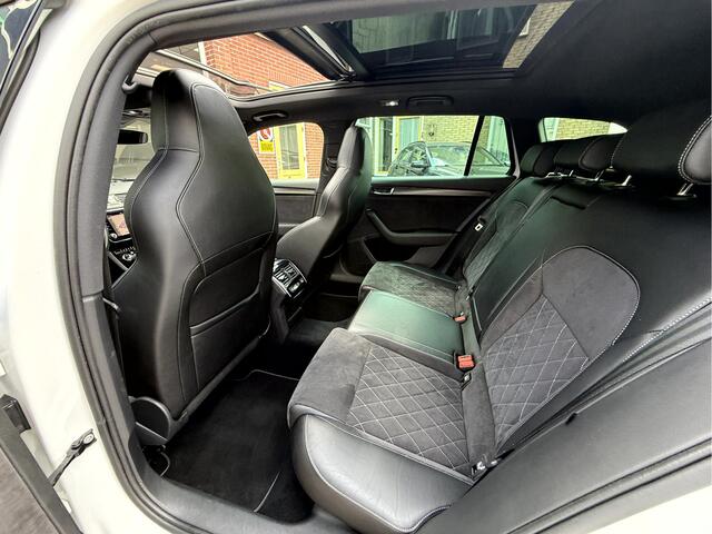 Skoda SUPERB Combi 1.4 TSI iV Sportline Business Panoramadak, Trekhaak