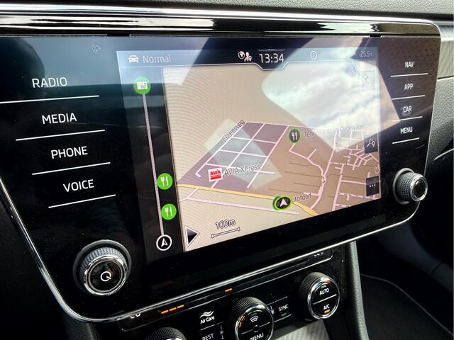 Skoda SUPERB Combi 1.4 TSI iV Sportline Business Panoramadak, Trekhaak