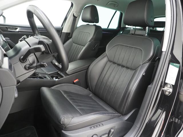 Skoda SUPERB Combi 1.4 TSI iV Style | Leder | Trekhaak | 360 | Massage | Stoelkoeling | Keyless | Virtual | Sfeerlicht