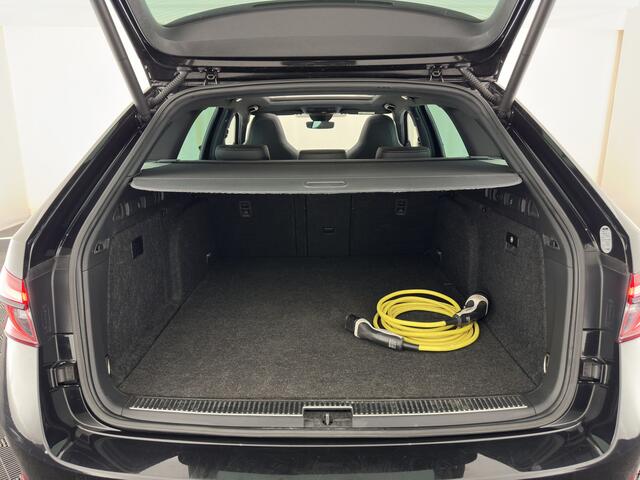 Skoda SUPERB Combi 1.4 TSI iV Sportline Business (Plug-in) (INCL.BTW) Aut. *PANO | LEATHER-MICROFIBRE | FULL-LED | DIGI-COCKPIT | HEATED-SPORTSEATS | KEYLESS | DAB+ | NAVI-FULLMAP | PRIVACYGLASS | SHIFT-PADDLES | AMBIENT-LIGHT | ECC | PDC | CRUSIE |