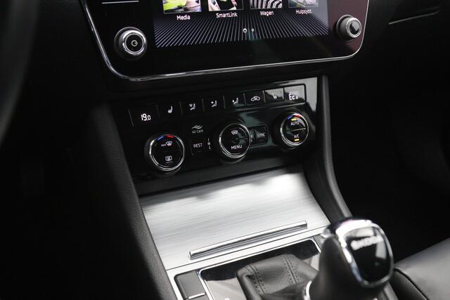 Skoda SUPERB Combi 1.4 TSI iV 218 PK Business Edition Plus PHEV, Trekhaak, Camera, Leder, LED,